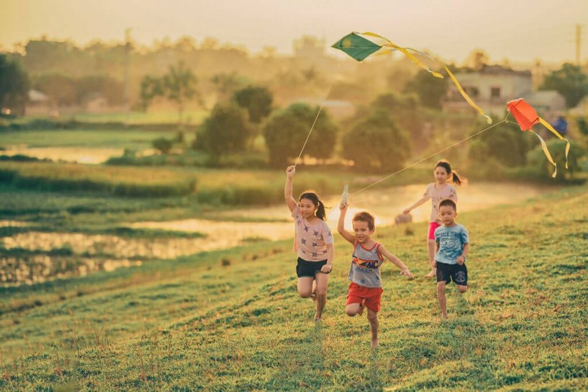 Banner cho bài viết:ĐỌC HIỂU BÀI THƠ  VỀ VỚI TUỔI THƠ - HỒNG GIANG